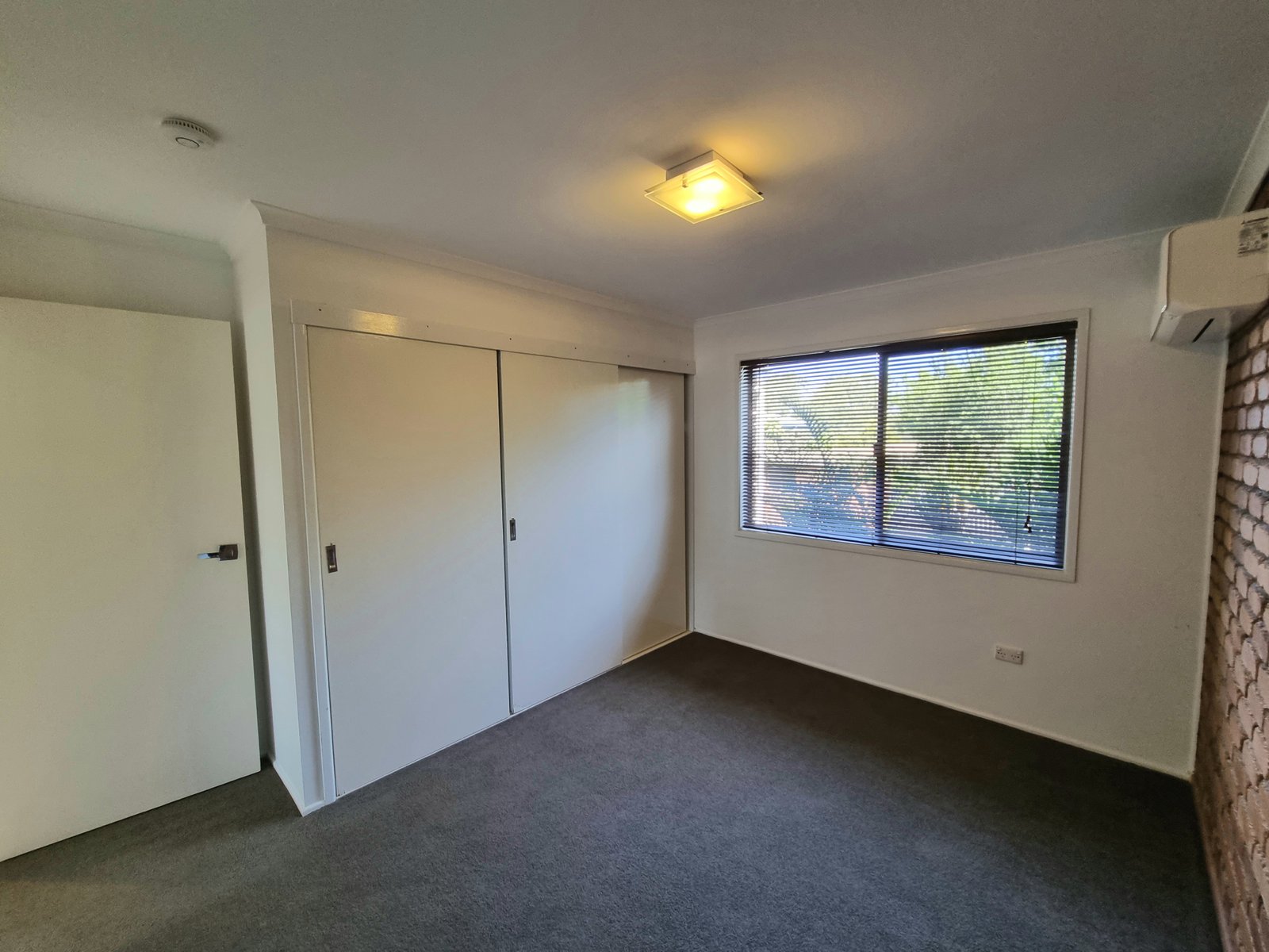 2/3 Fox Court TANNUM SANDS 9