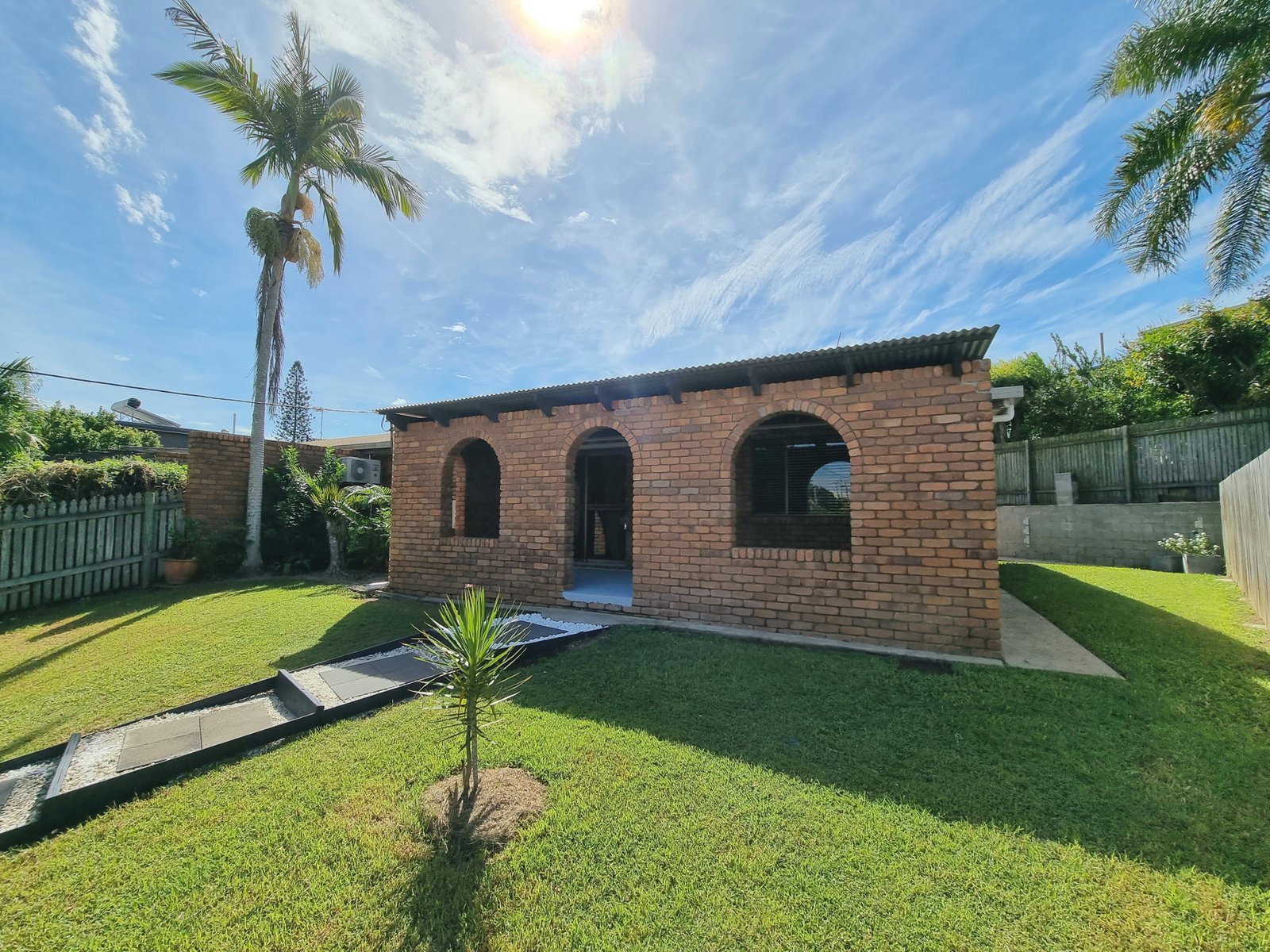 2/3 Fox Court TANNUM SANDS 15