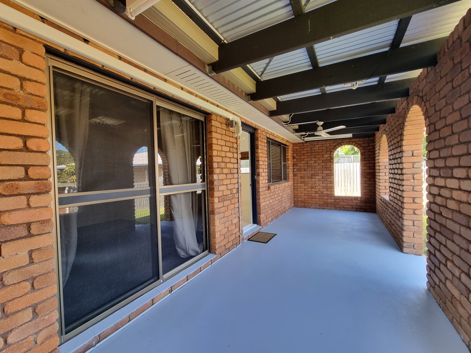 2/3 Fox Court TANNUM SANDS 18
