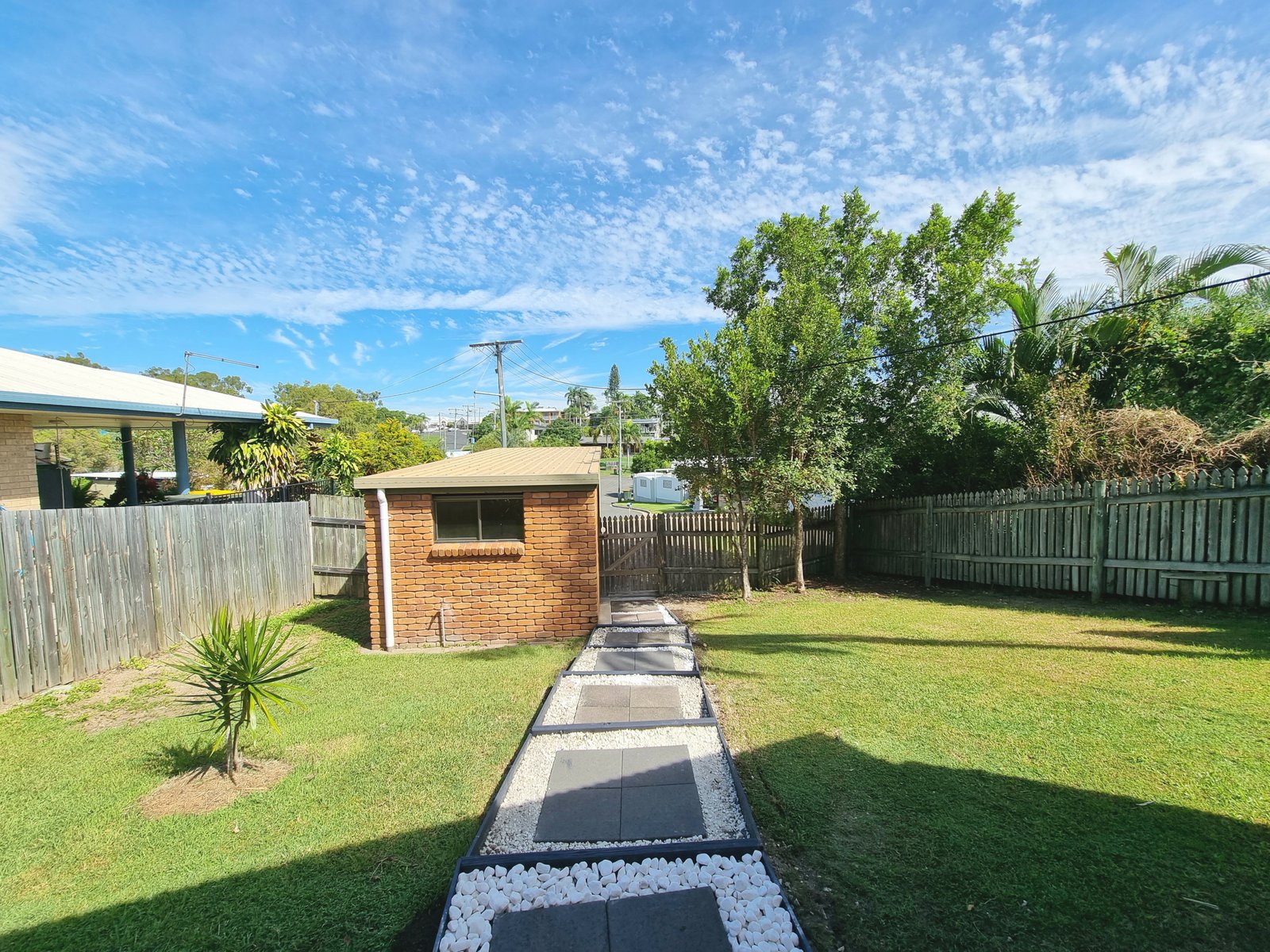 2/3 Fox Court TANNUM SANDS 19