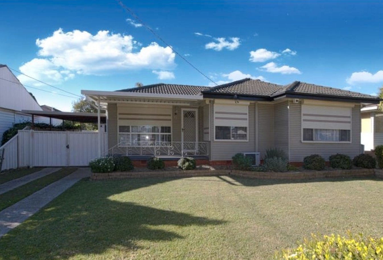 23 Fromelles Avenue MILPERRA 1