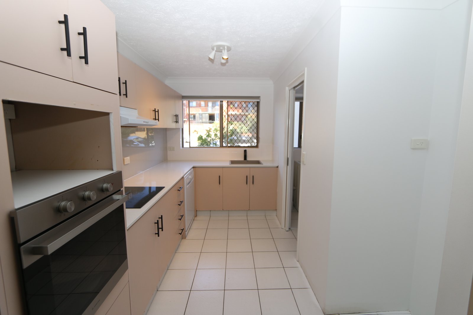 2/3 Garden Street SOUTHPORT 5