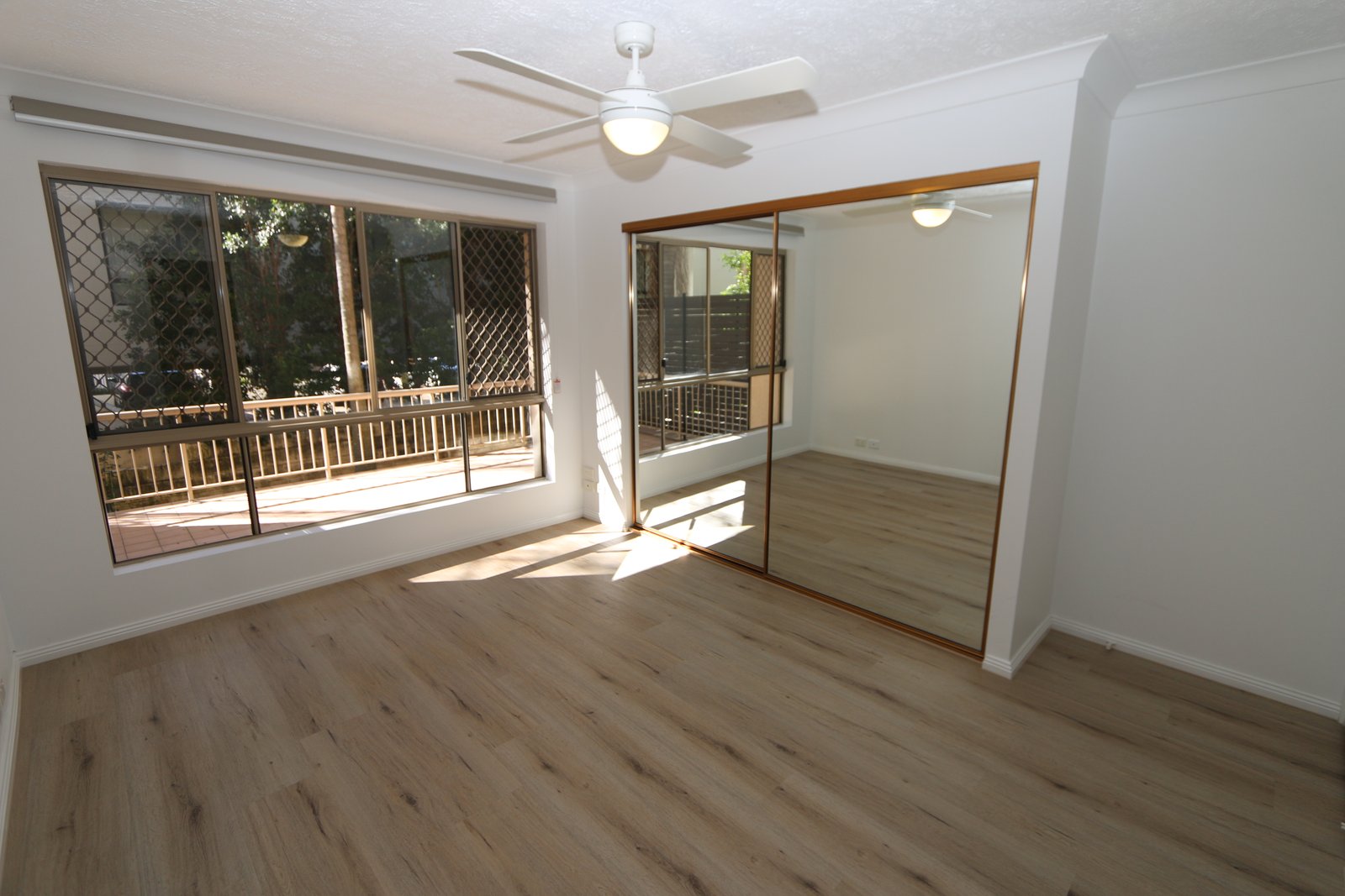 2/3 Garden Street SOUTHPORT 8