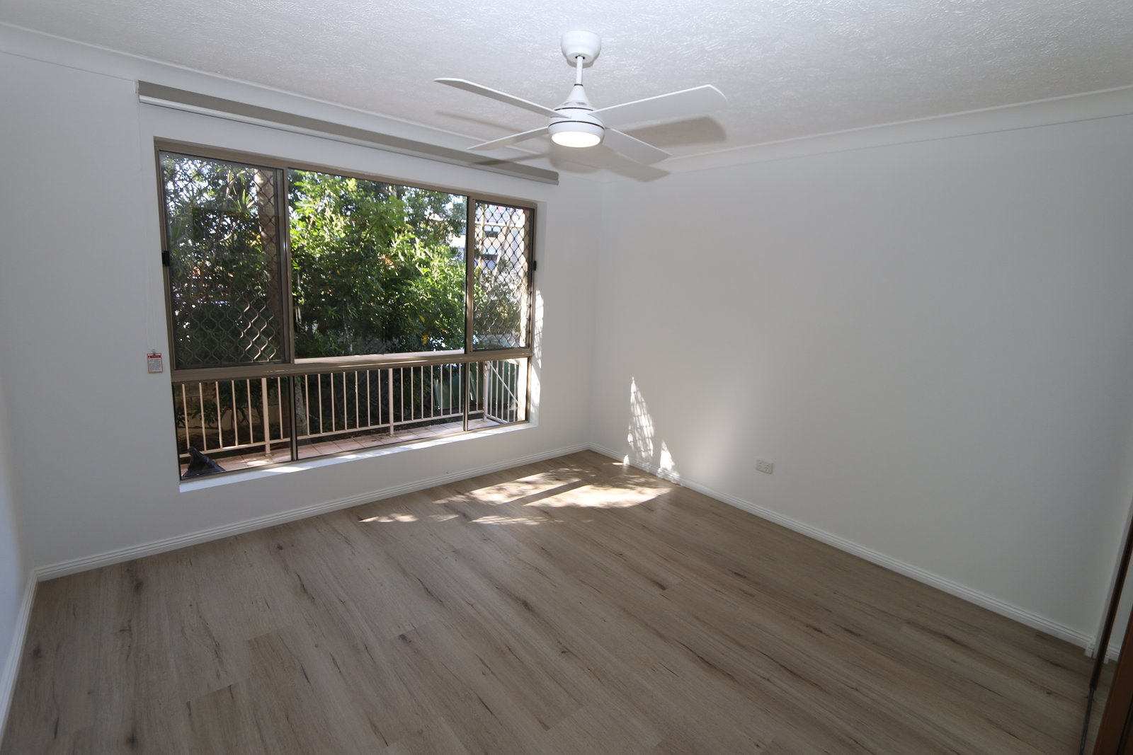 2/3 Garden Street SOUTHPORT 11