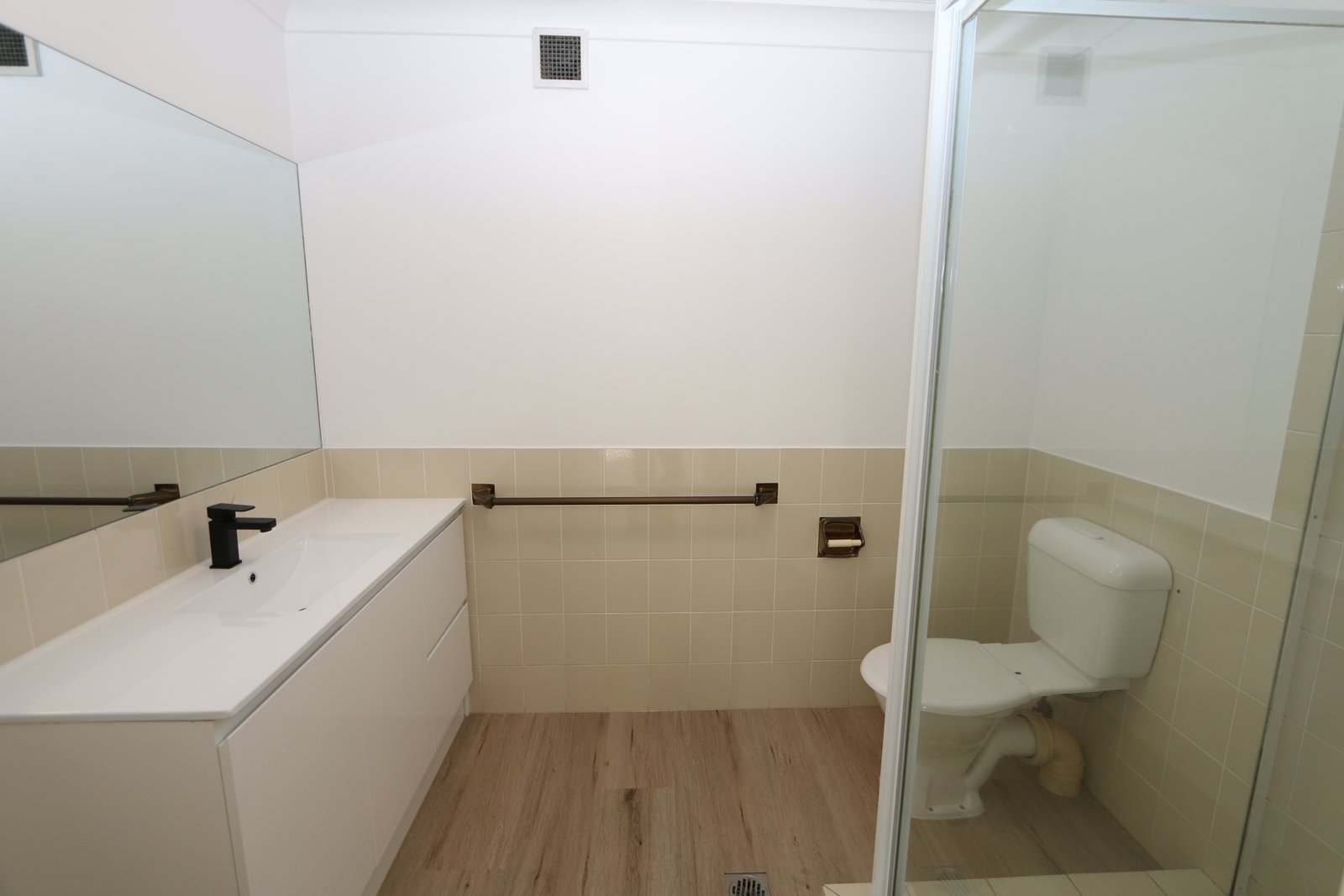 2/3 Garden Street SOUTHPORT 17