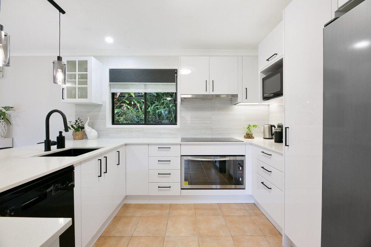 23 Glauca Street Burleigh Heads 8