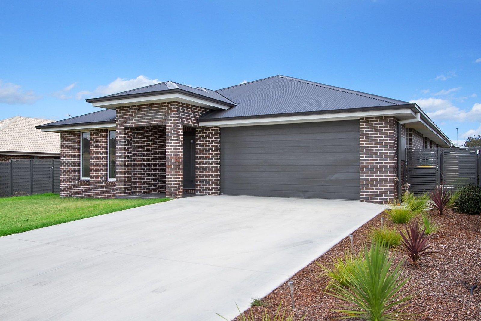 23 Grand Meadows Drive NORTH TAMWORTH 1