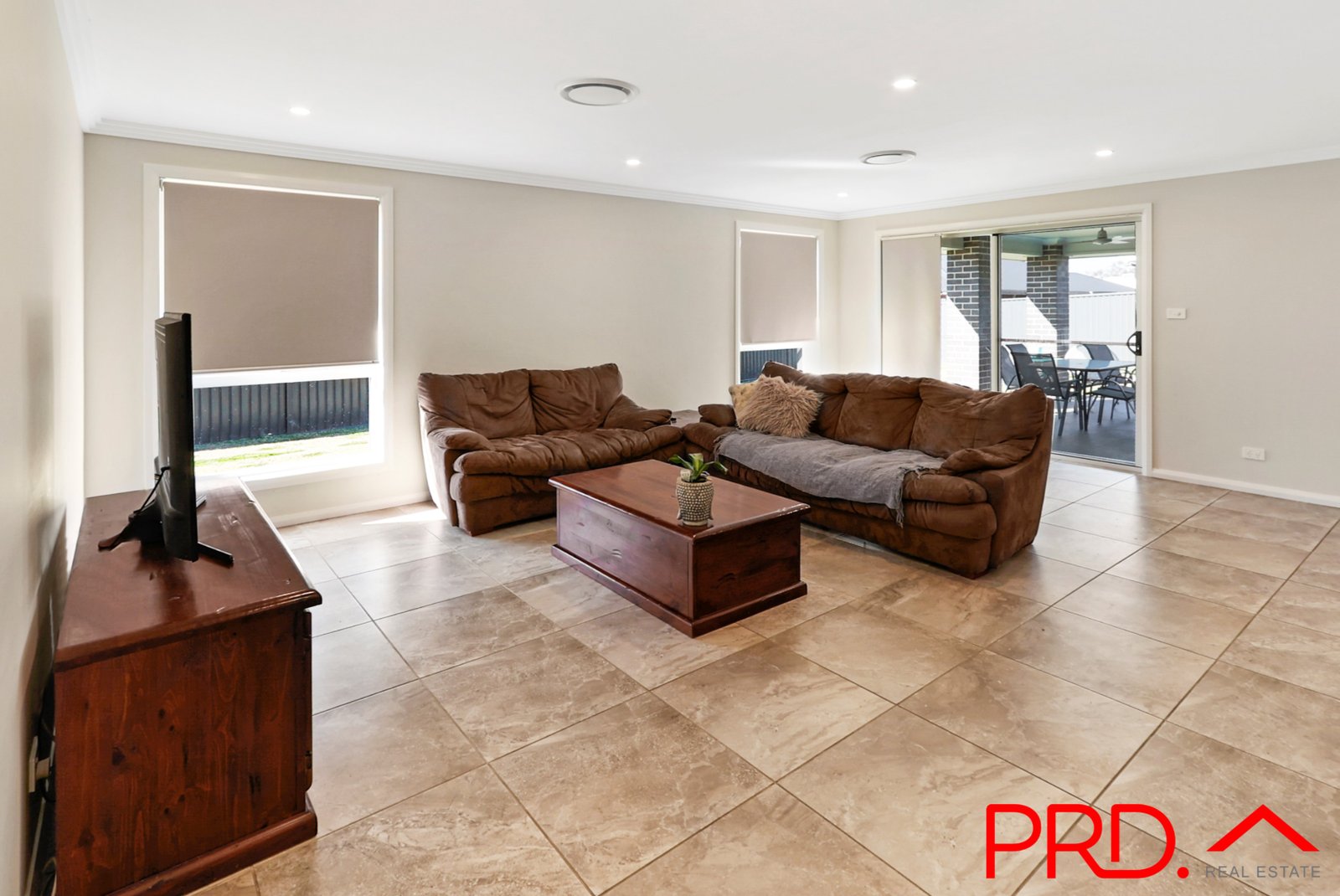 23 Grand Meadows Drive TAMWORTH 3