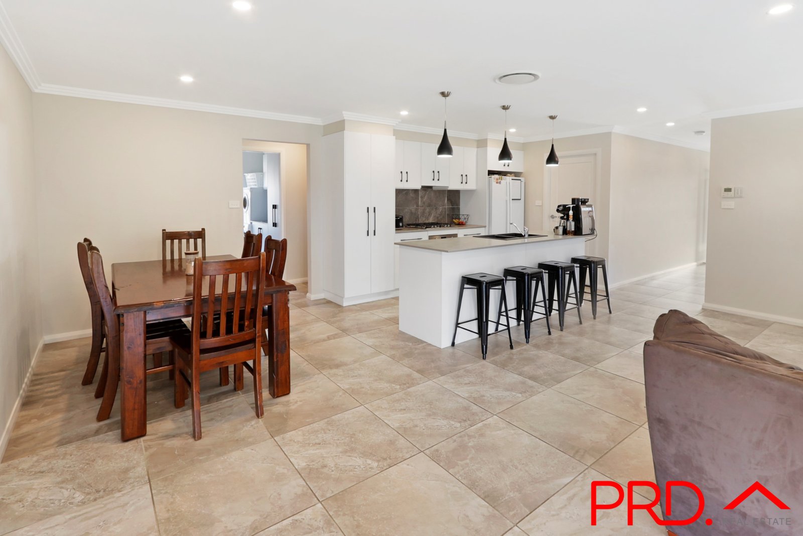 23 Grand Meadows Drive TAMWORTH 5