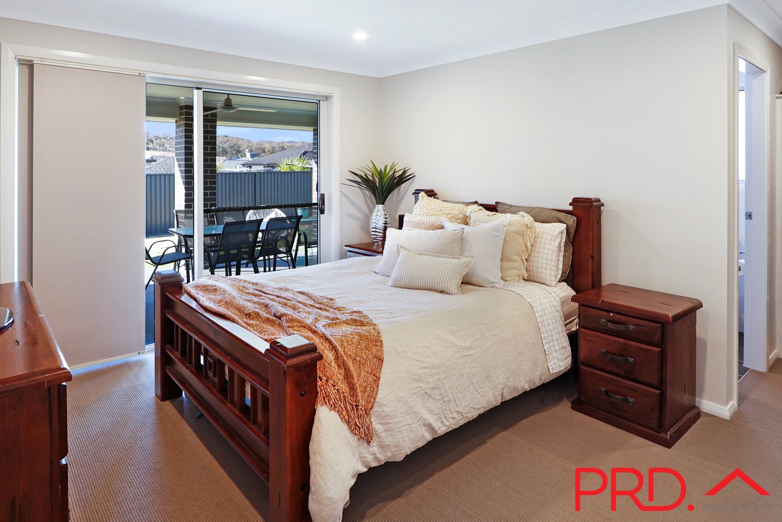 23 Grand Meadows Drive TAMWORTH 8