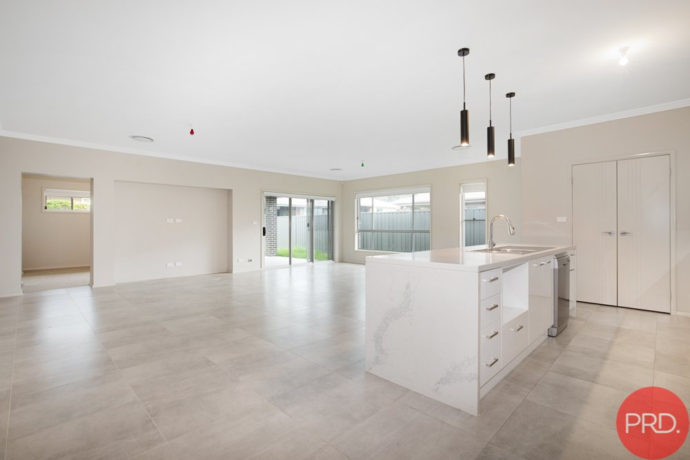 23 Grand Parade RUTHERFORD 4