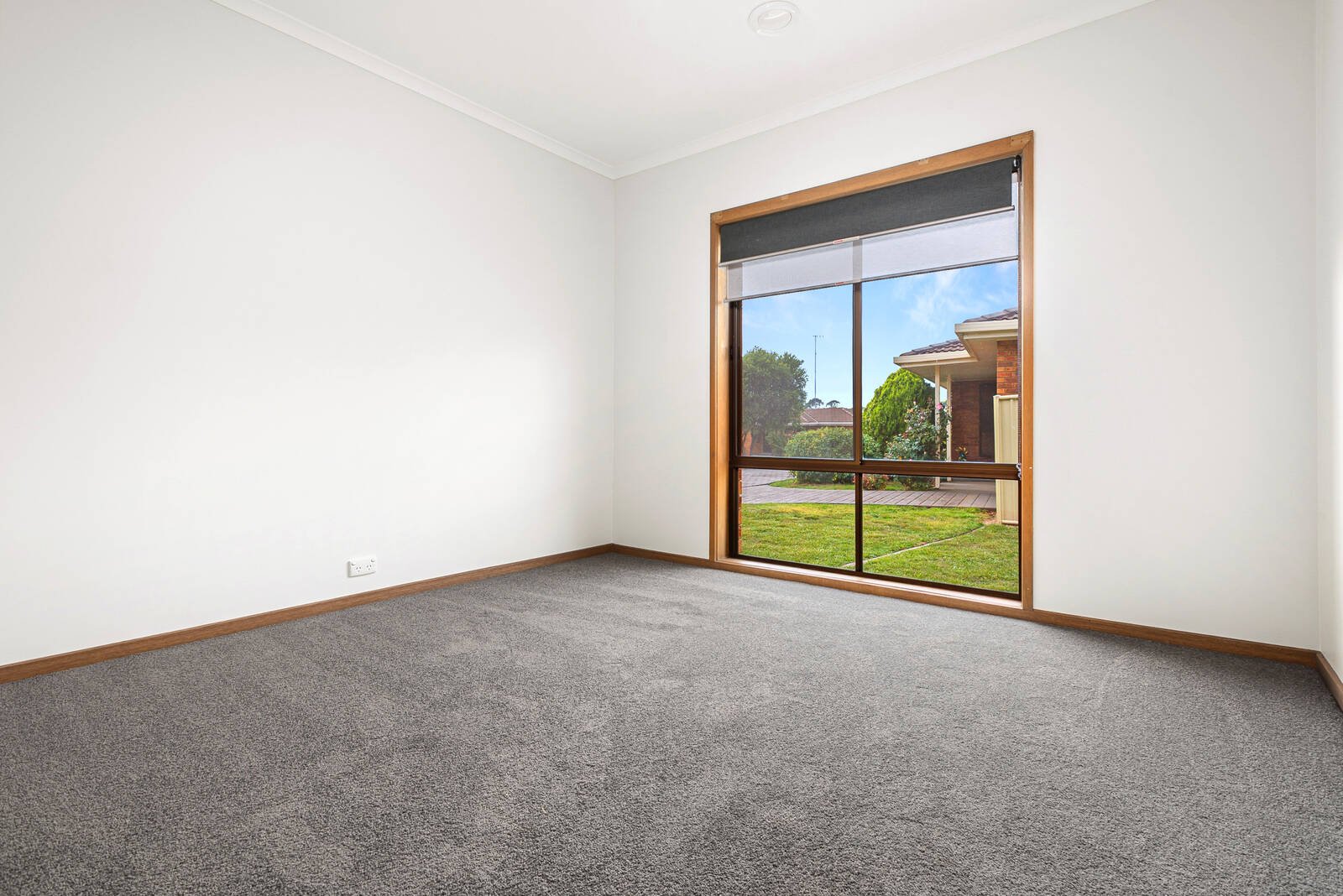 Real Estate and Property in 2/3 Hall Court, Kyneton, VIC
