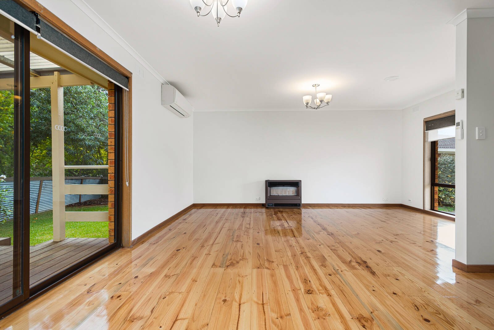 Real Estate and Property in 2/3 Hall Court, Kyneton, VIC
