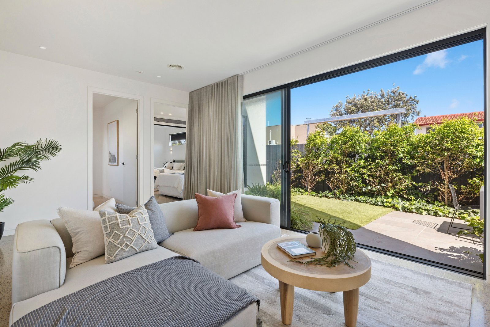 Gallery: 2/3 Hearle Avenue