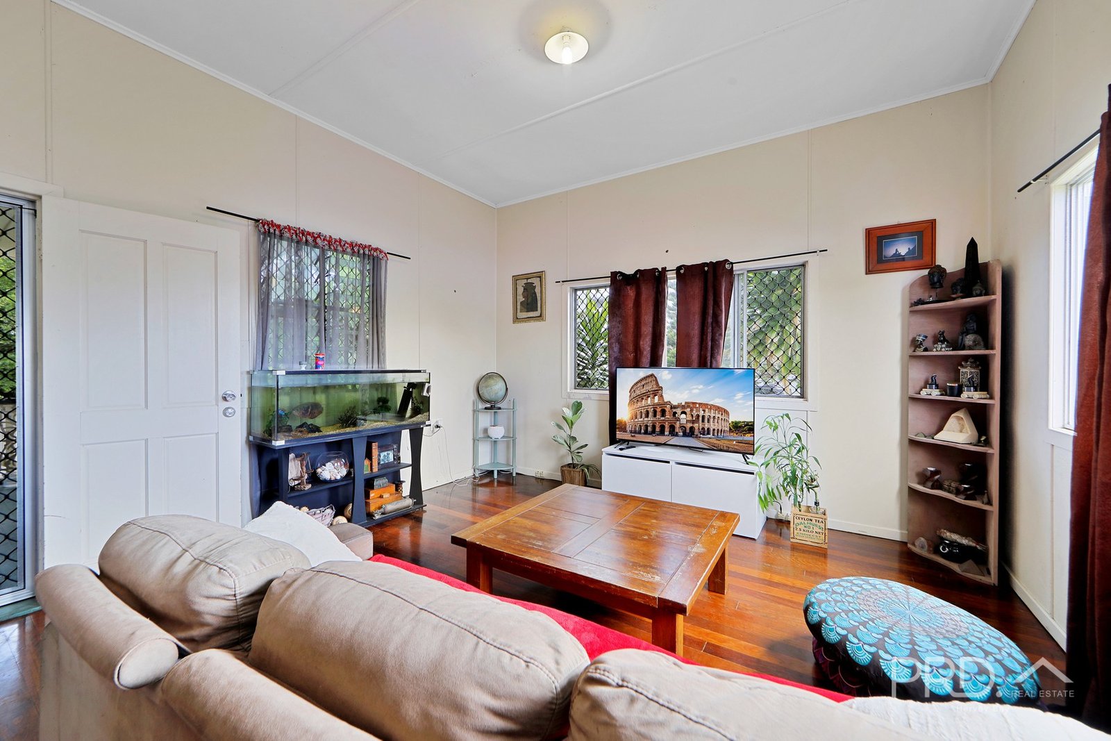 23 Hibiscus Street URANGAN 11