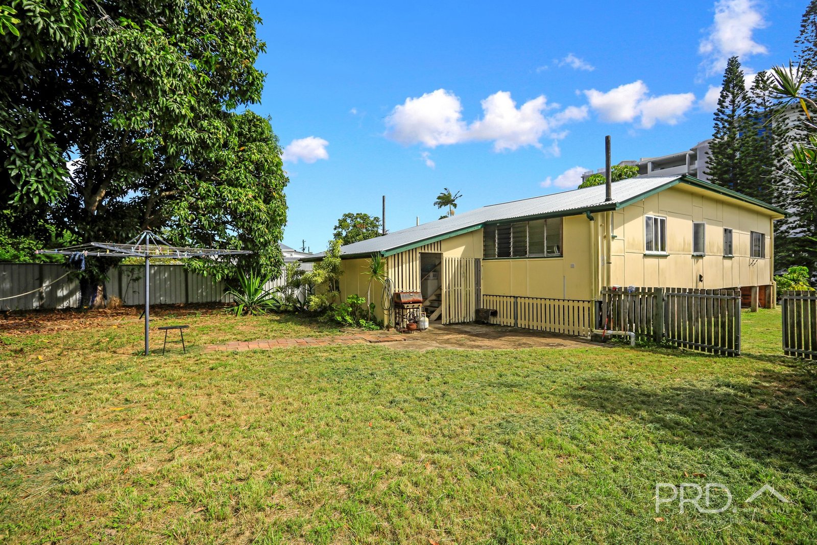 23 Hibiscus Street URANGAN 27