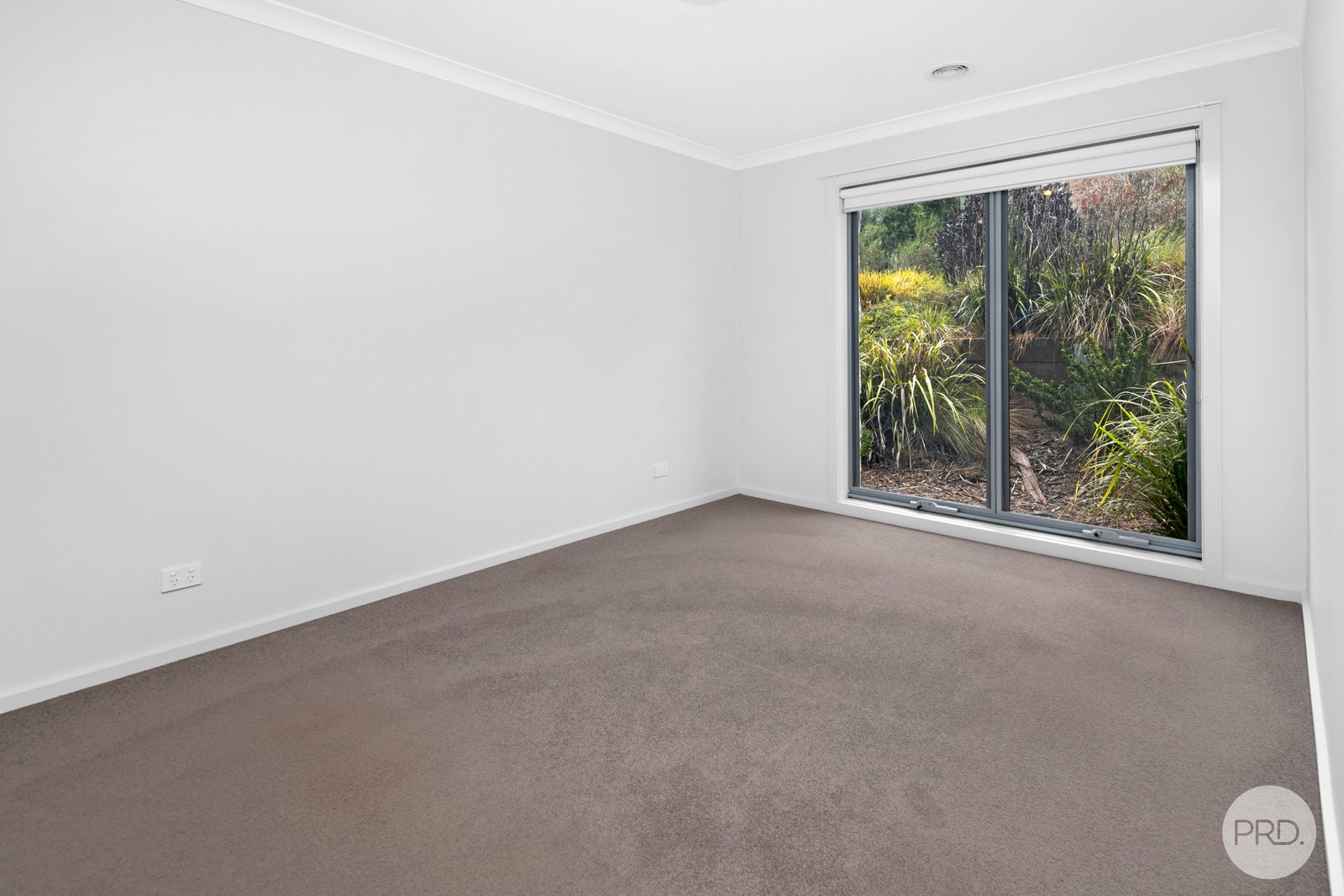 2/3 Hickory Lane CRESWICK 2
