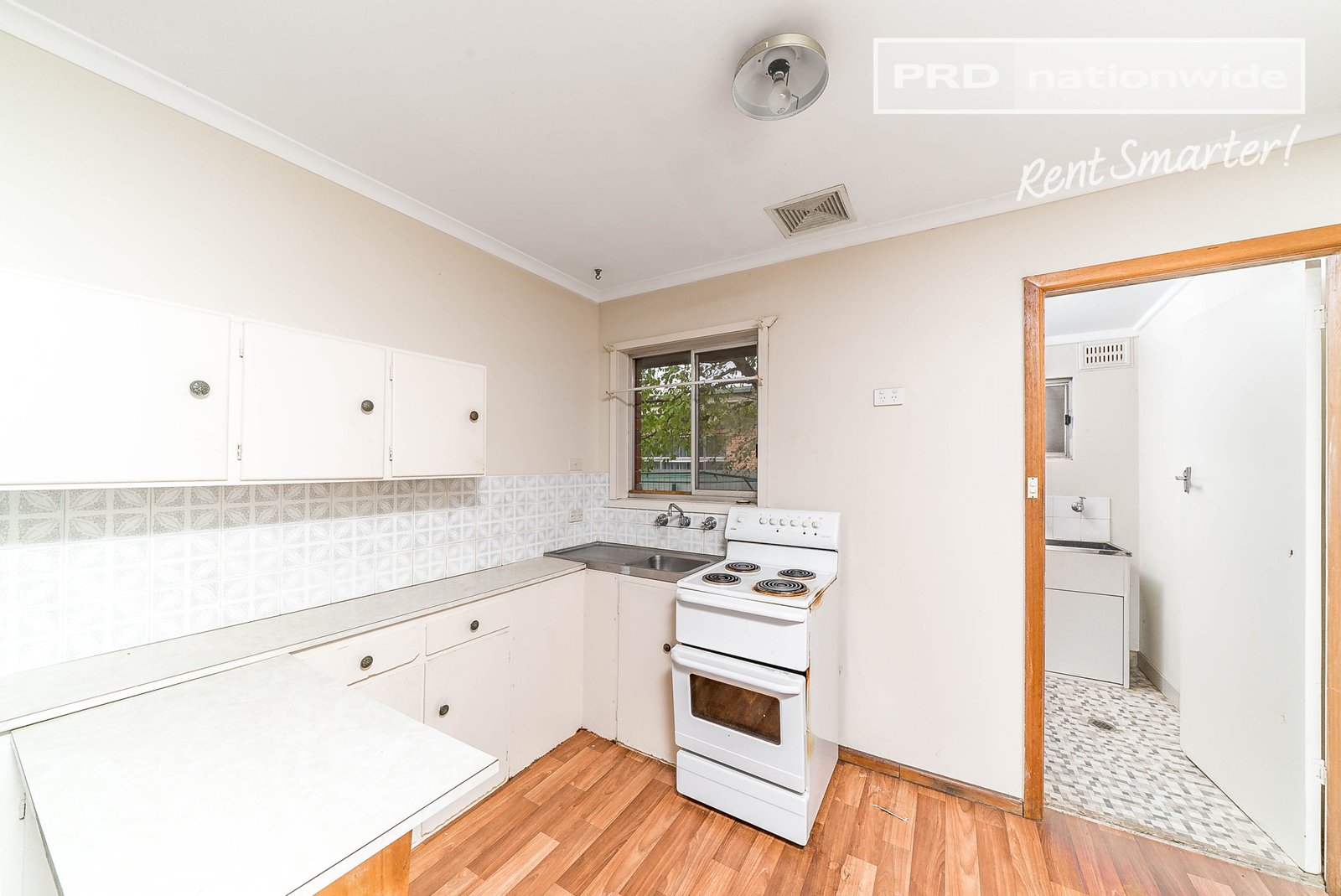 2/3 Higgins Avenue WAGGA WAGGA 5