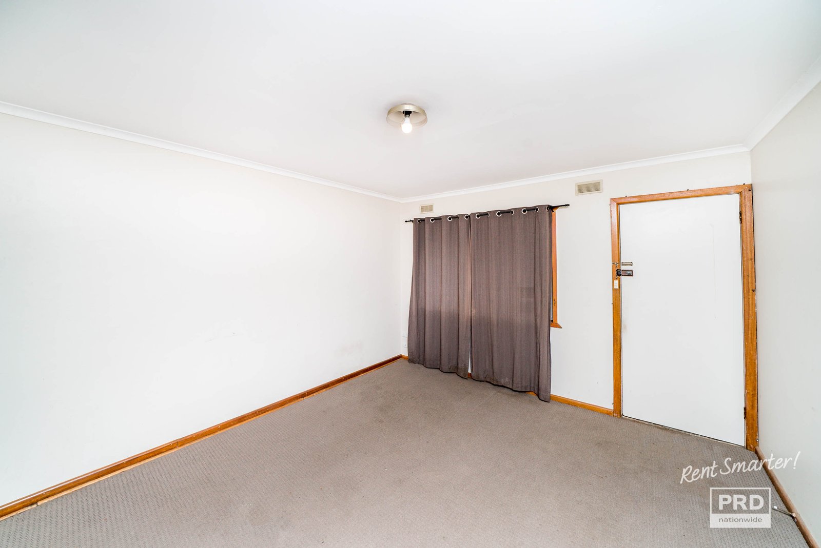 2/3 Higgins Avenue WAGGA WAGGA 8