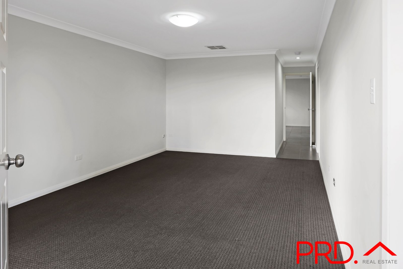 23 Higgins Lane TAMWORTH 2