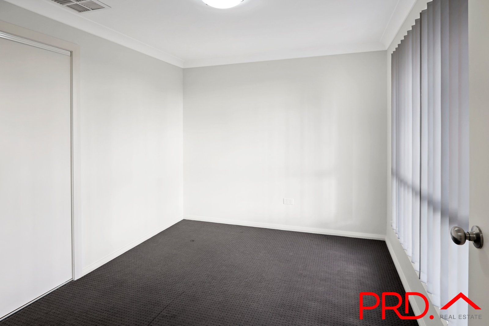 23 Higgins Lane TAMWORTH 3