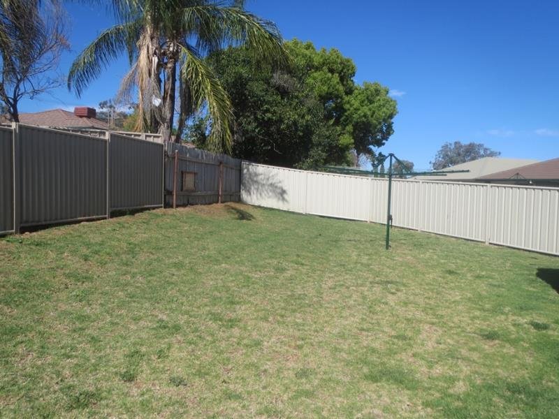 23 Higgins Lane TAMWORTH 5