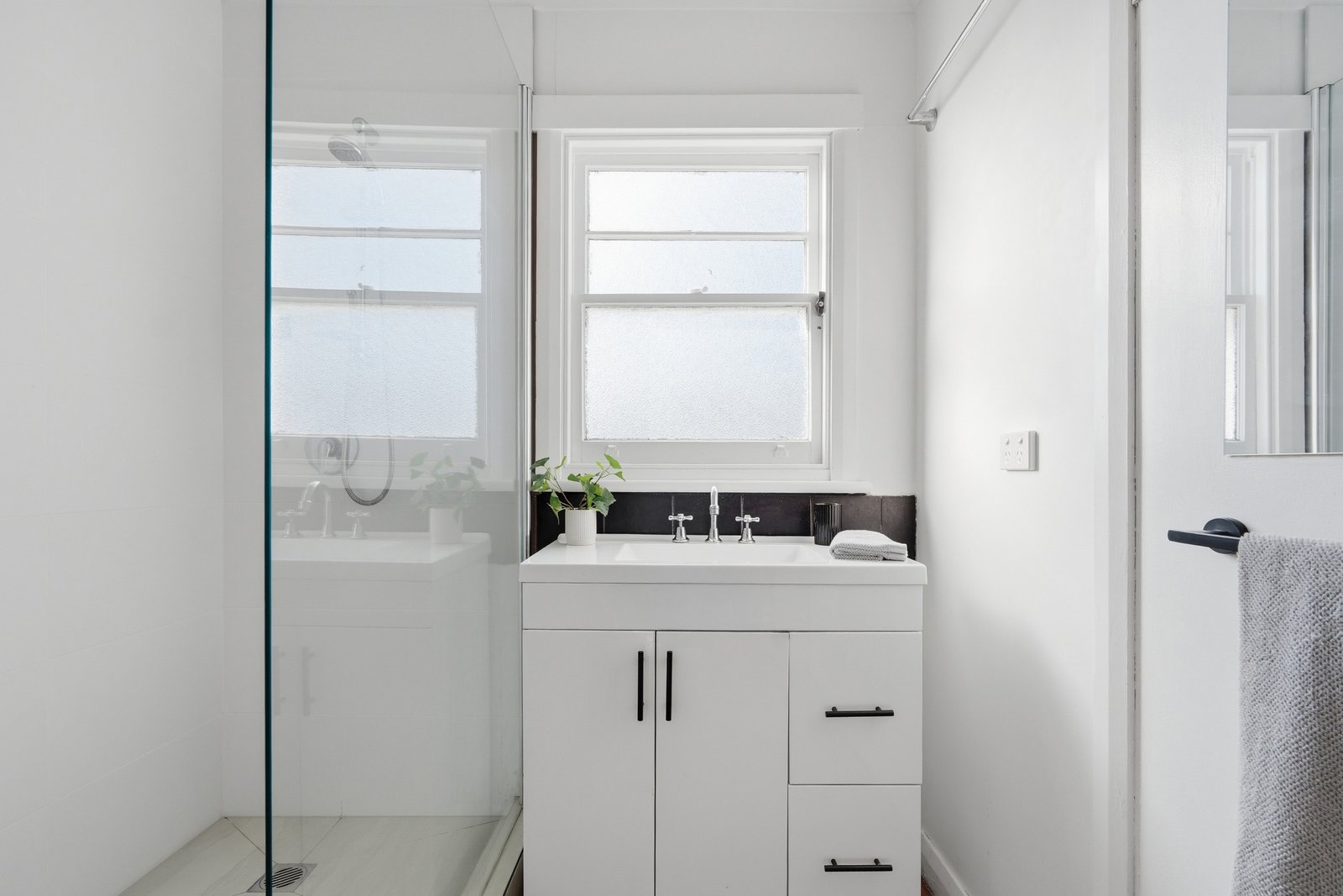 23 Hill Street BELLERIVE 11