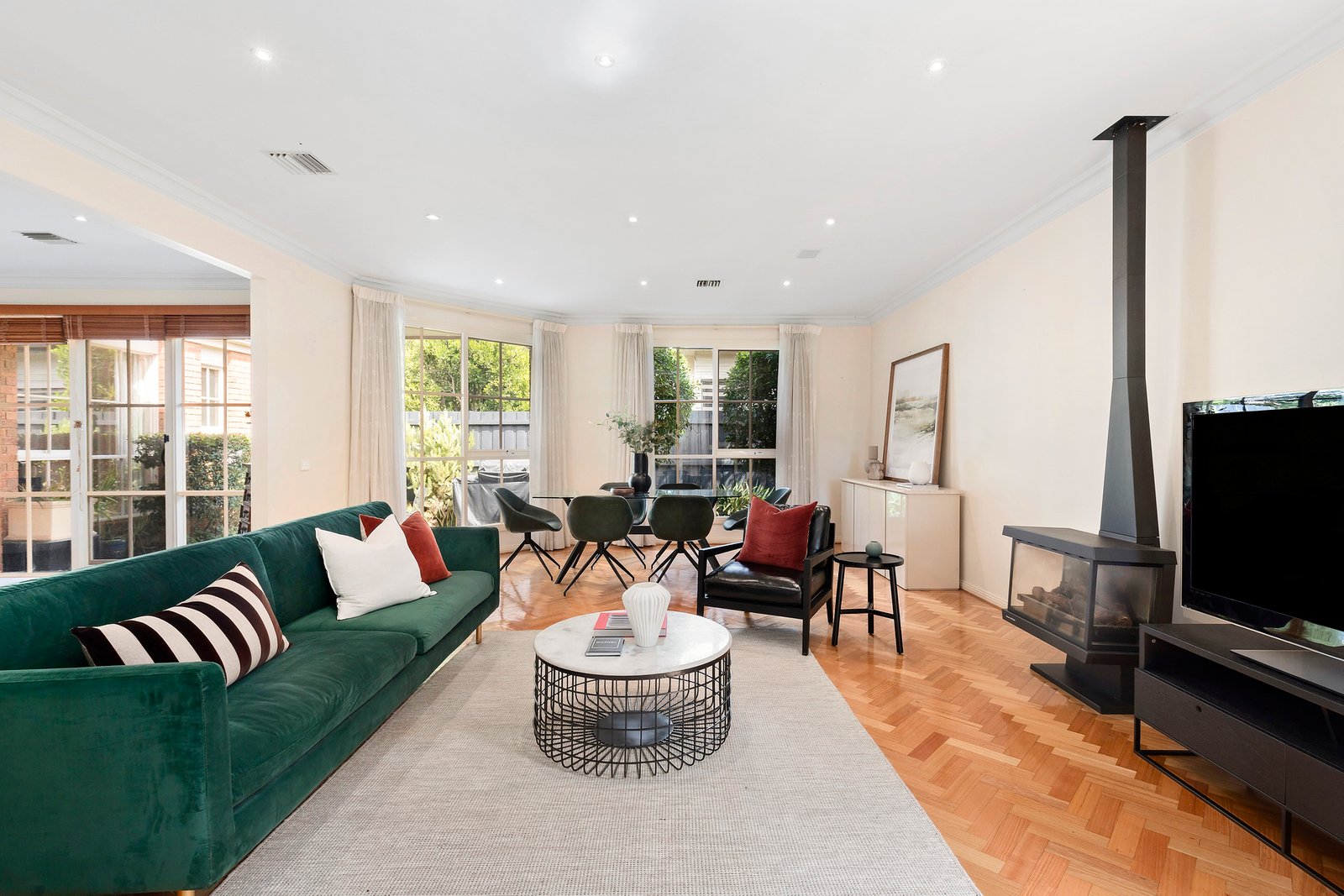 Real Estate and Property in 2/3 Hinton Road, Glen Huntly, VIC