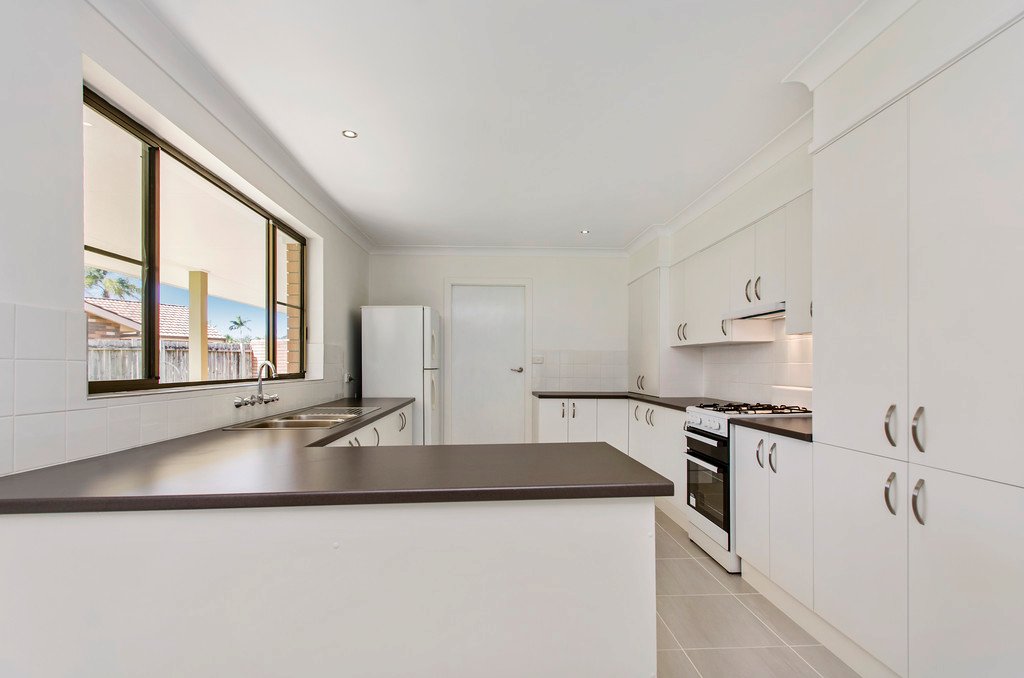 23 Honeysuckle Ave  LAKEWOOD 2