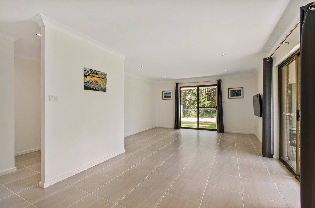 23 Honeysuckle Ave  LAKEWOOD 3