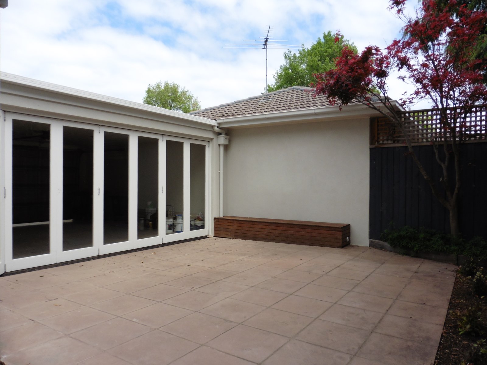 Gallery: 2/3 Howell Avenue