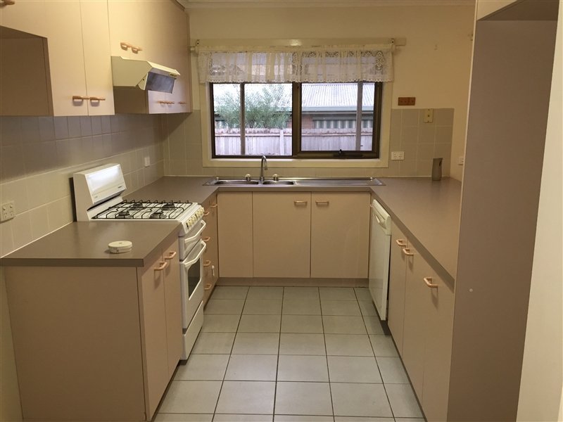 23 Howell Crescent KANGAROO FLAT 3