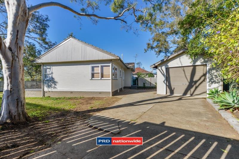 23 Jean Street TAMWORTH 7