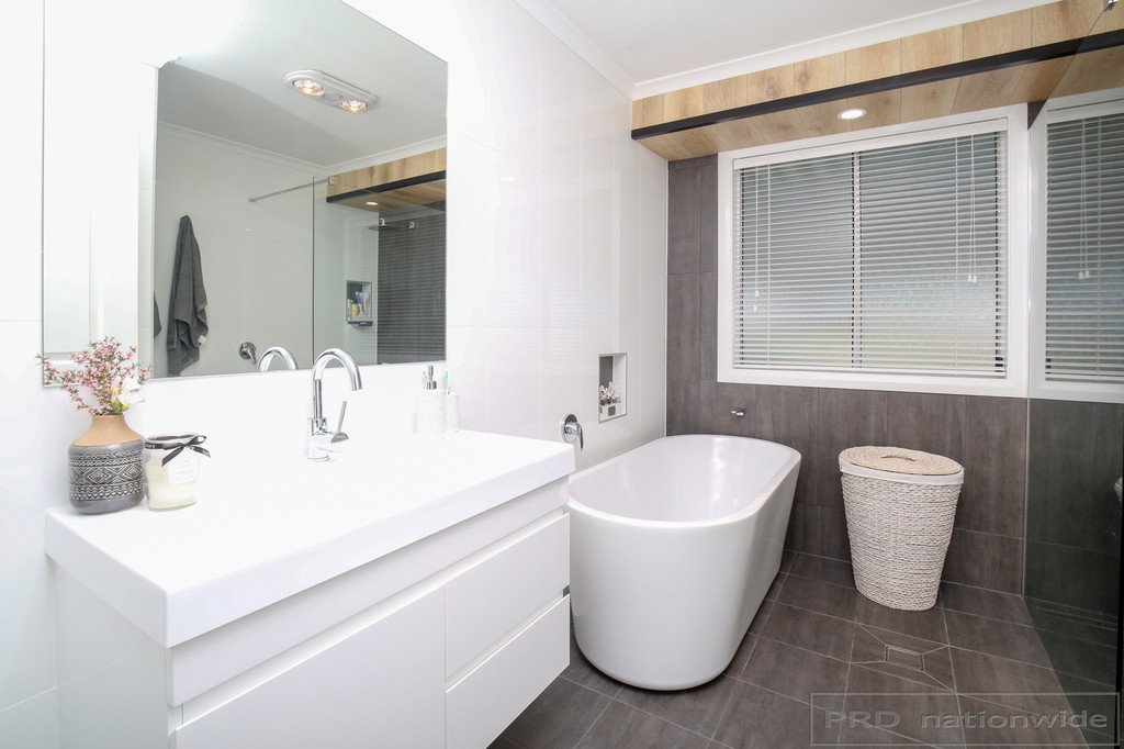 23 John Arthur Avenue THORNTON 11
