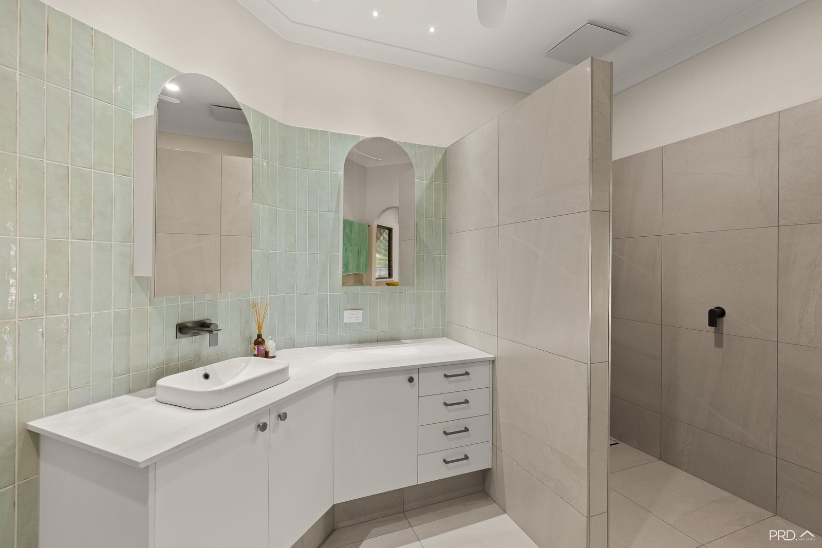 23 Kestrel Place DJUGUN 11