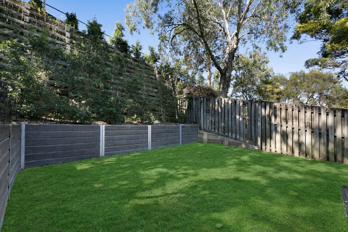 2/3 Kingia Court Burleigh Heads 17