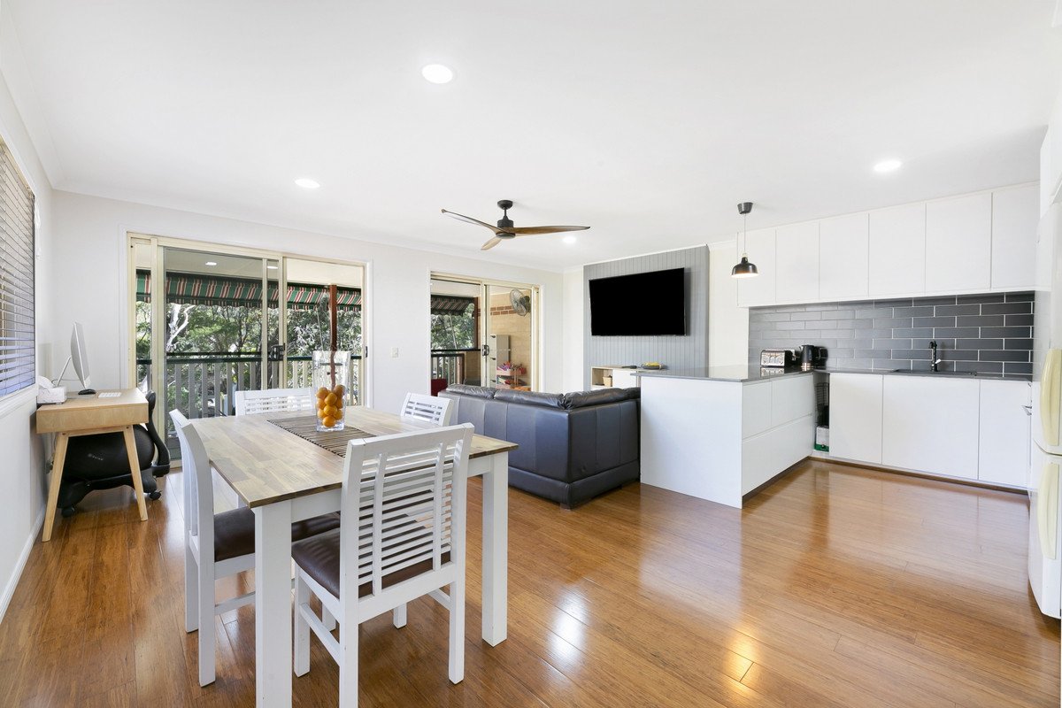 2/3 Kingia Court Burleigh Heads 3