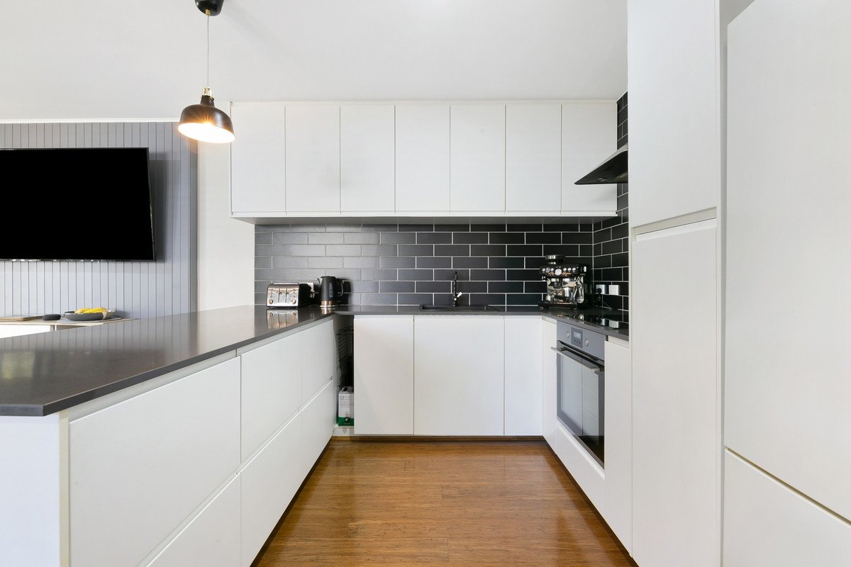 2/3 Kingia Court Burleigh Heads 6