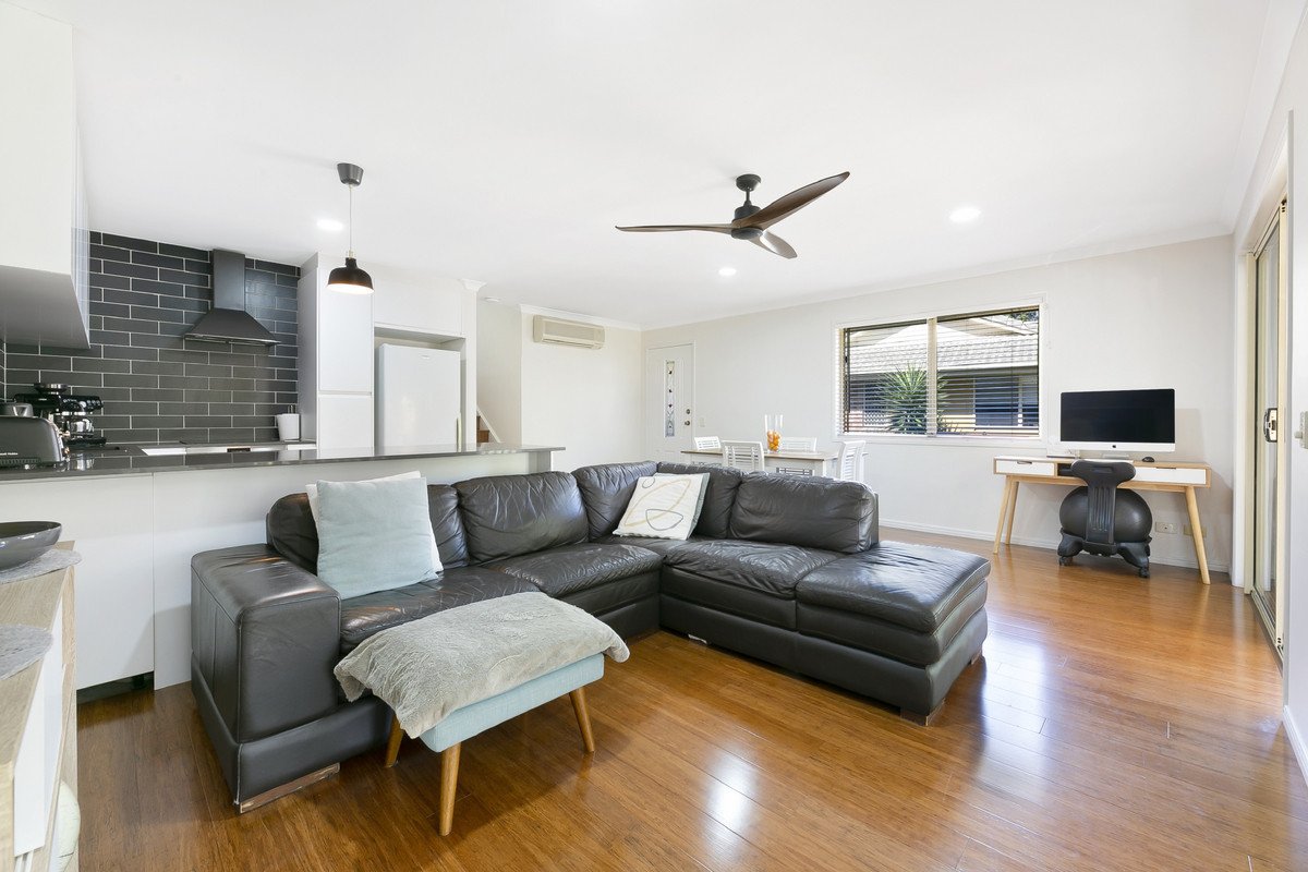 2/3 Kingia Court Burleigh Heads 6