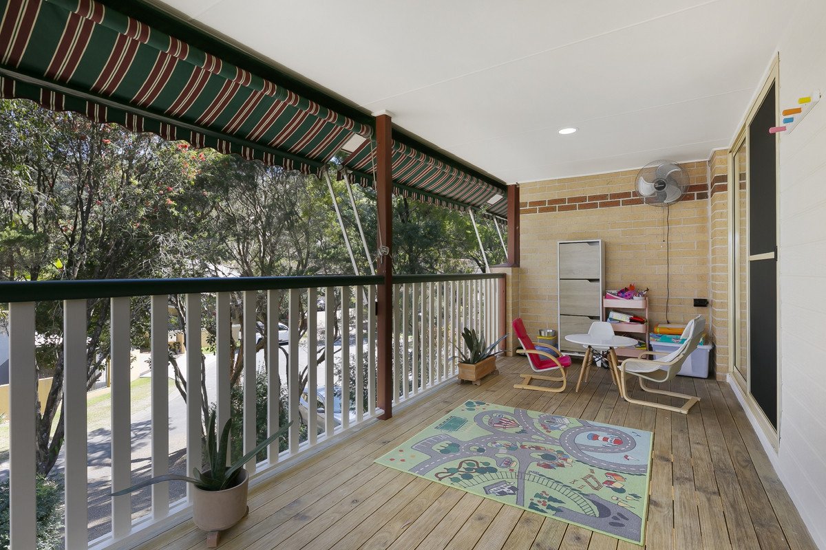 2/3 Kingia Court Burleigh Heads 9