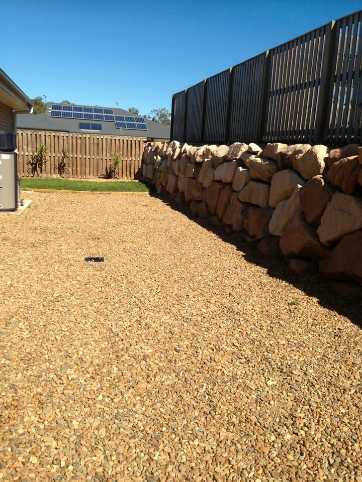 23 LENTHALL Street BOYNE ISLAND 16