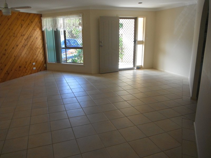 2/3 Lesley Close COFFS HARBOUR 9