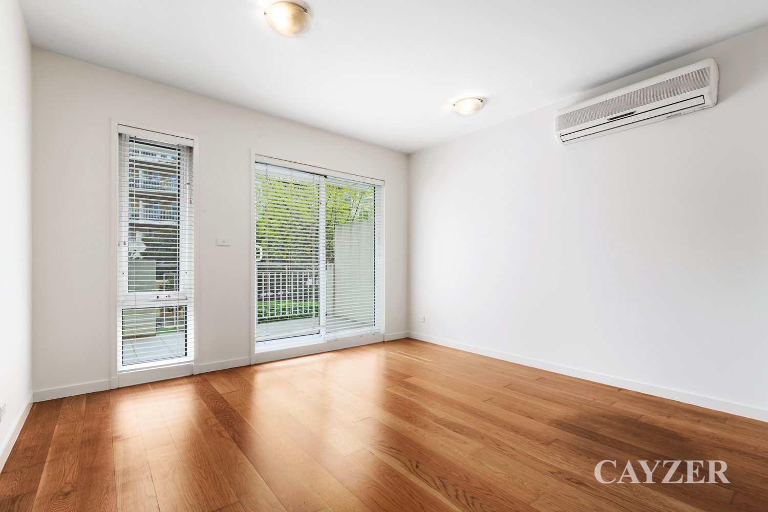 Gallery: 2/3 Liardet Street
