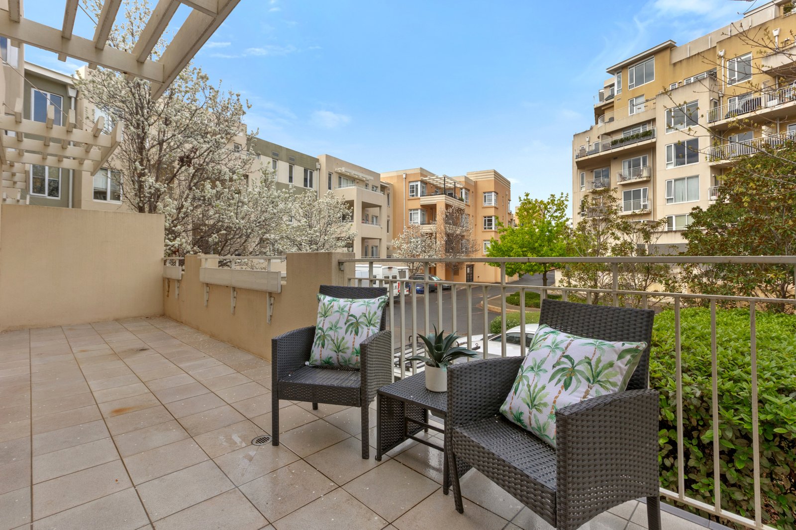 Gallery: 2/3 Liardet Street