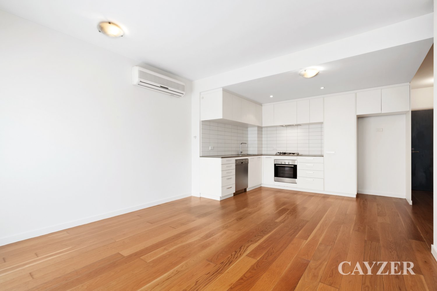 Gallery: 2/3 Liardet Street