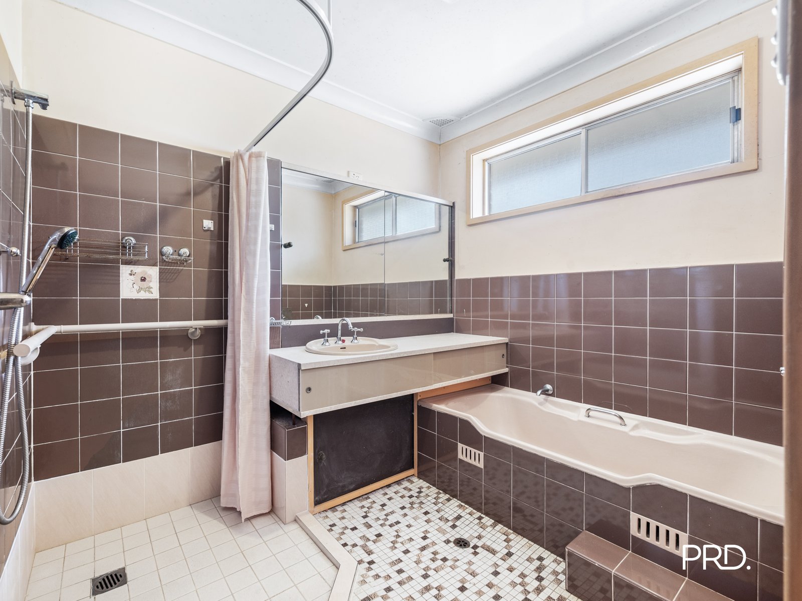 23 Lincoln Drive CAMBRIDGE PARK 9