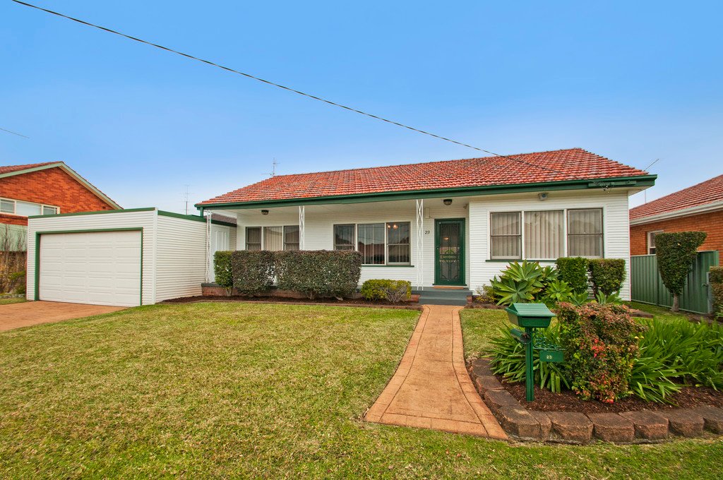 23 Lombard Avenue FAIRY MEADOW 1