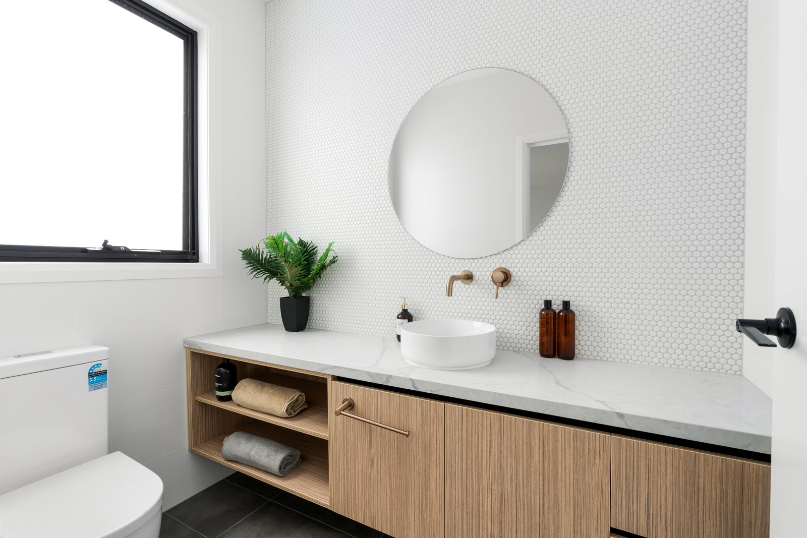 Real Estate and Property in 2/3 Lorna Avenue, Northcote, VIC