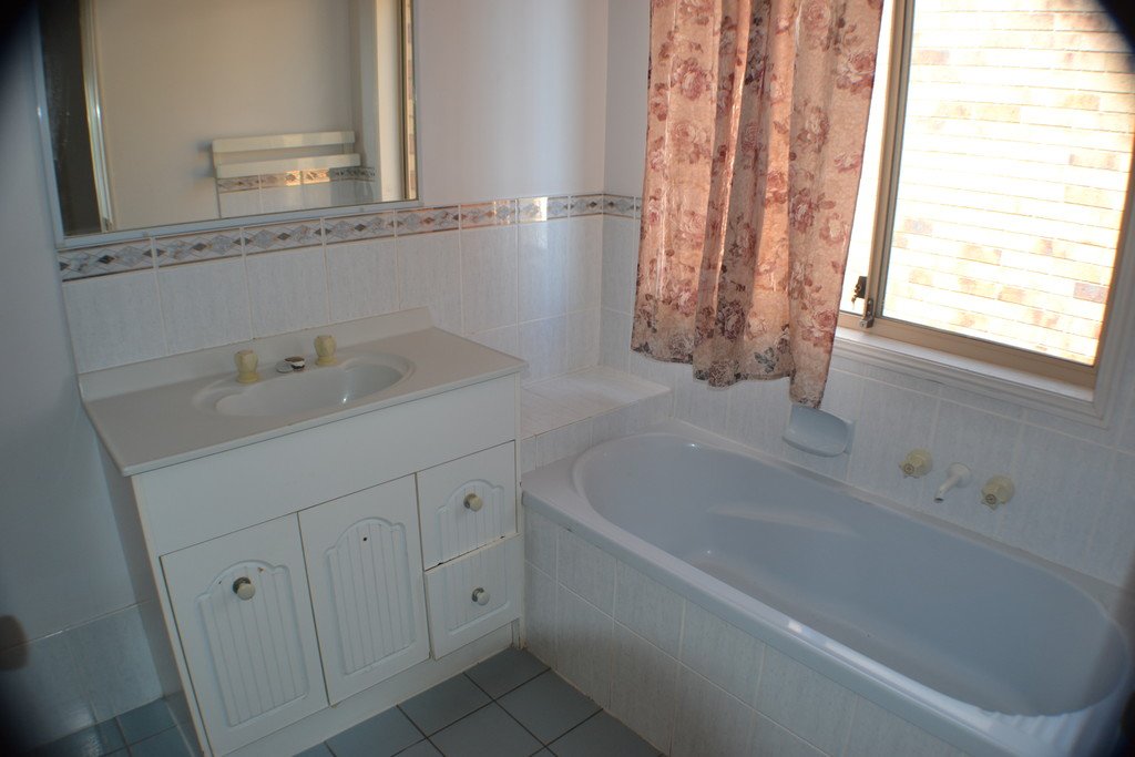 23 Manitoba Place WAVELL HEIGHTS 5