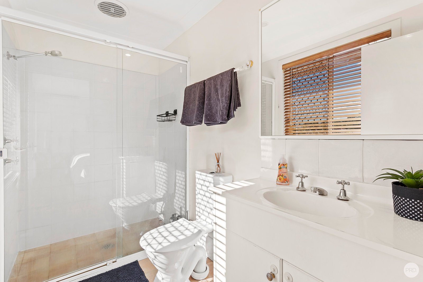 23 Mariner Crescent,  SALAMANDER BAY 15